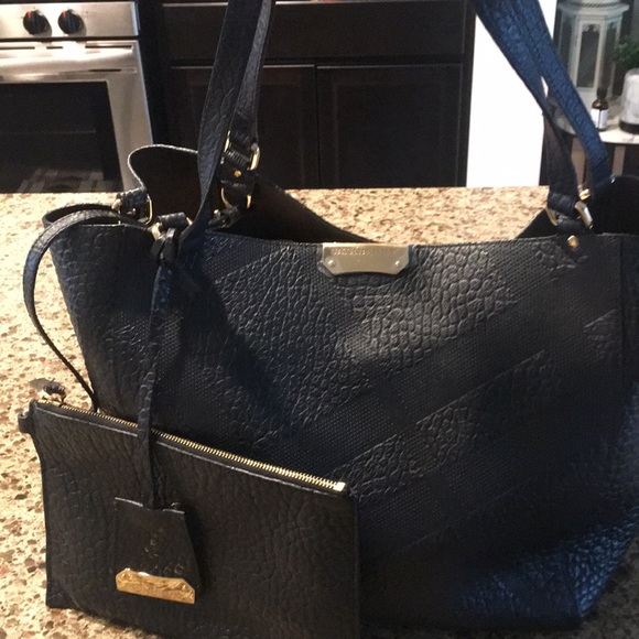 Burberry Canterbury Grainy Black Leather Tote - Picture 2 of 11